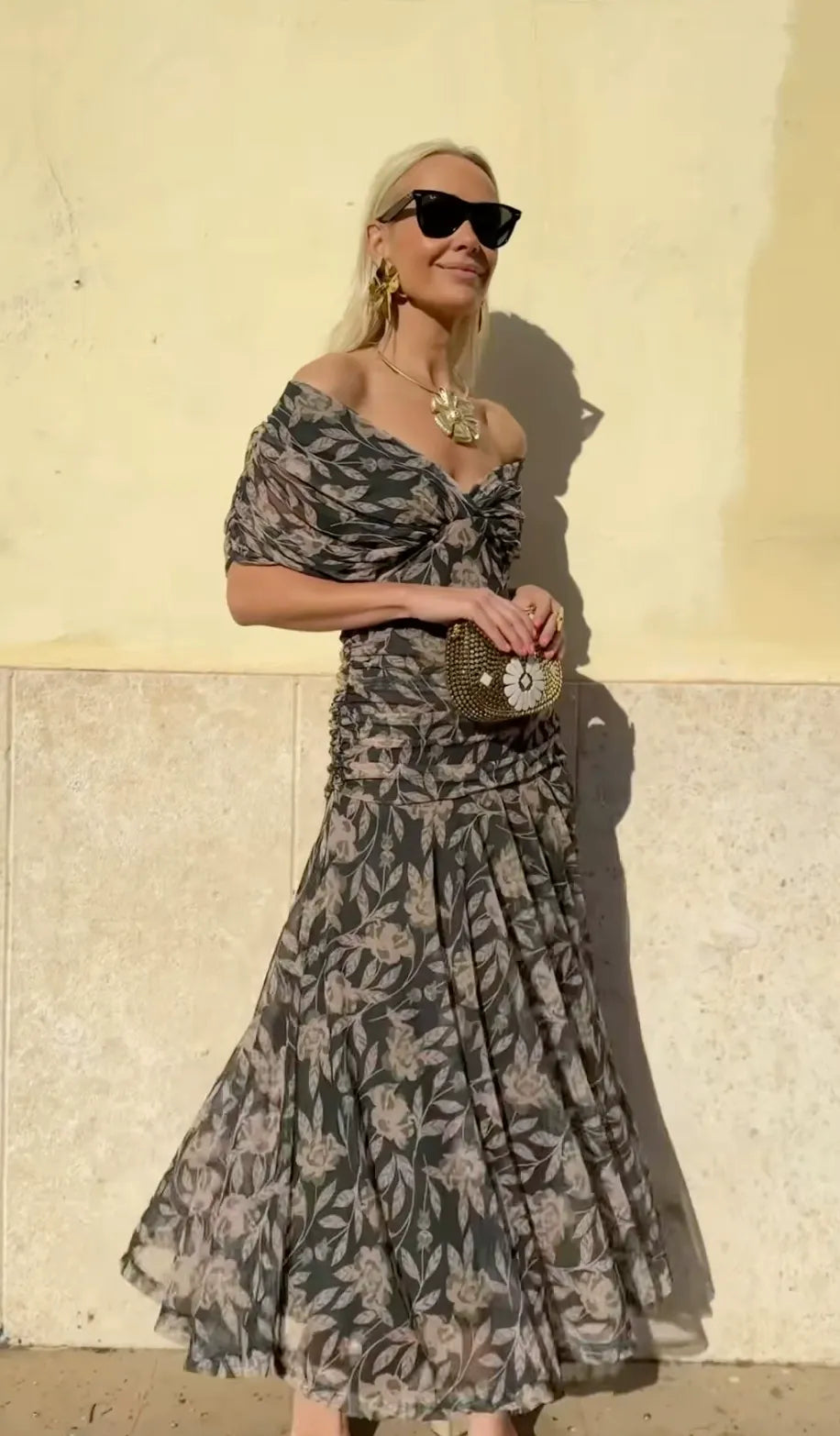 Summer V-neck pleated mesh dress