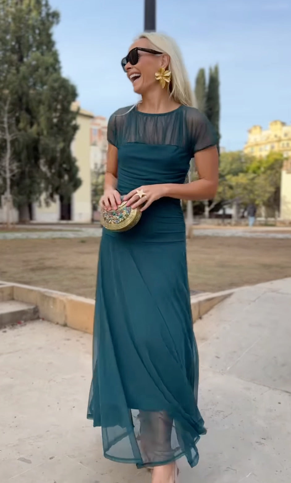 Mesh round neck short sleeve pleated dress