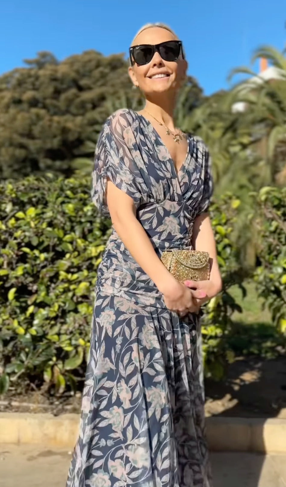 Summer V-neck pleated mesh dress